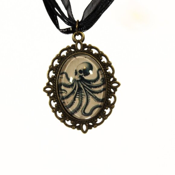 Bronze Octopus Skull Steampunk Gothic Necklace - Picture 2 of 2